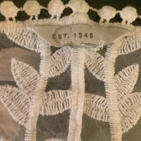 East 1946 Women’s small floral boho crochet short sleeves swimsuit /cover up - Picture 3 of 8